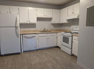 95 River Rd APT 13, Manchester, NH 03104