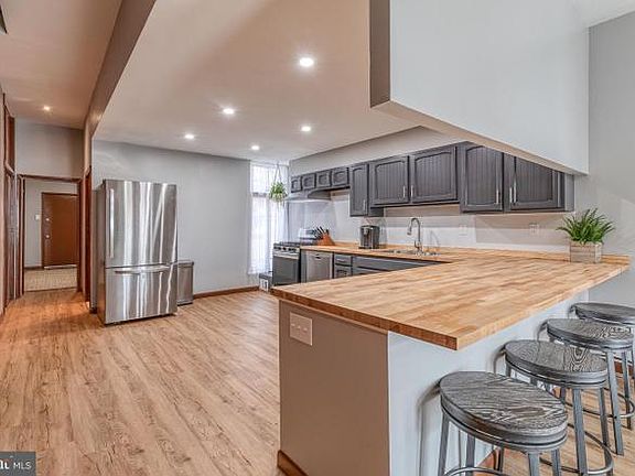 2nd image of 614 N 32nd St APT 1