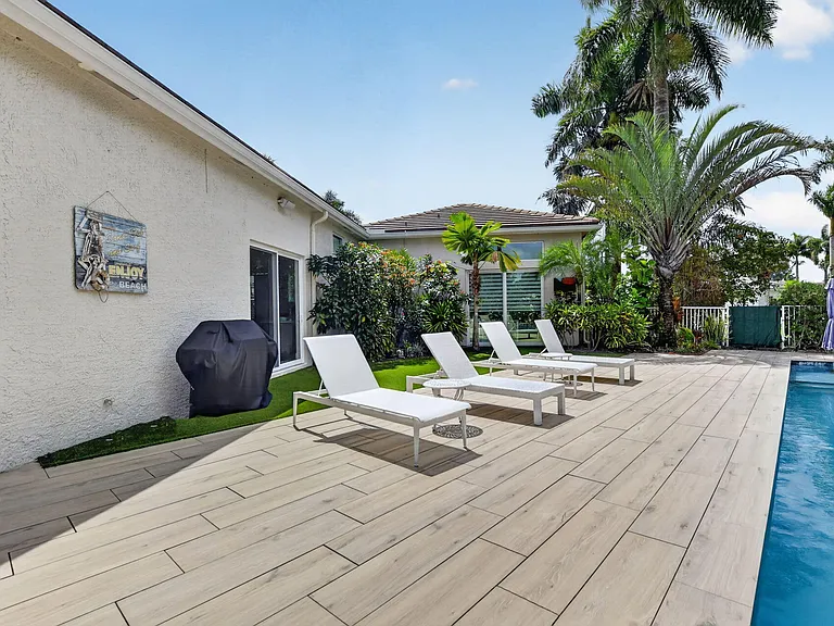 7843 Villa D Este Way — Photo 56