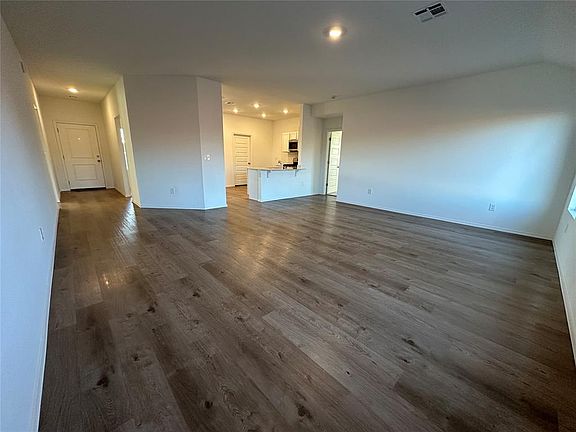 5th image of 4020 S Blackberry St