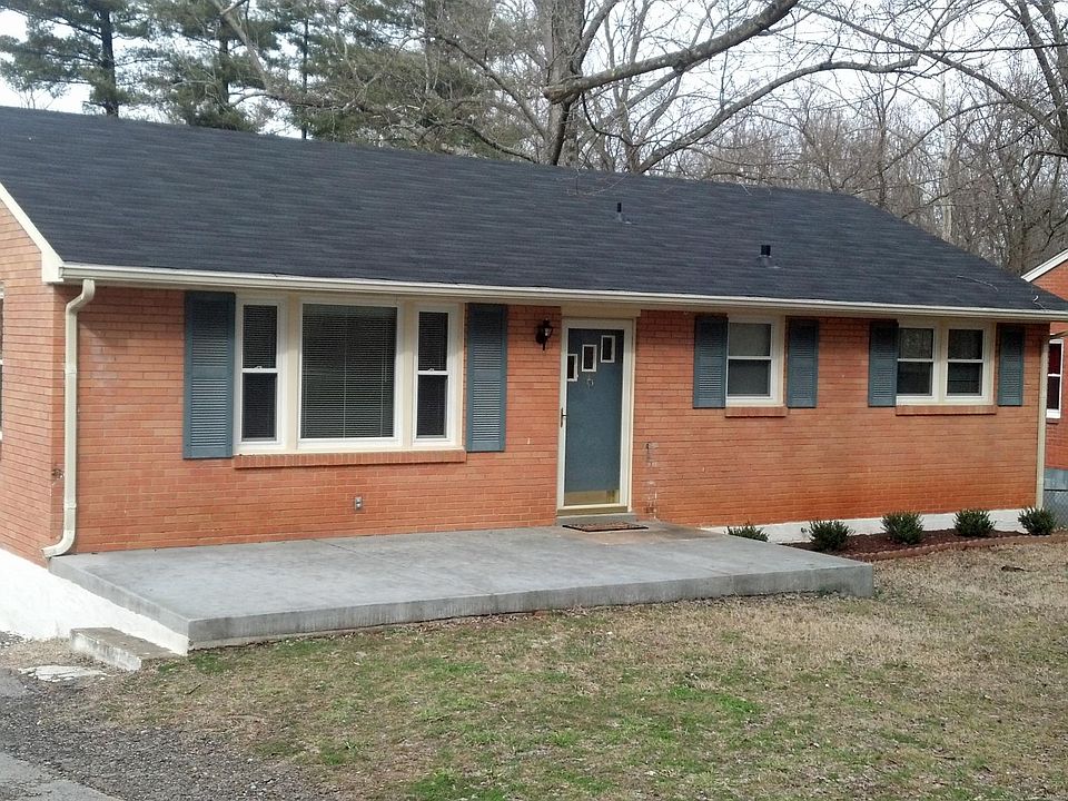 1st image of 1004 Colonial Ct