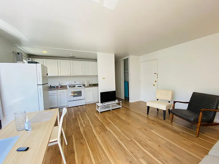 523 E Denny Way #10 — Photo 12