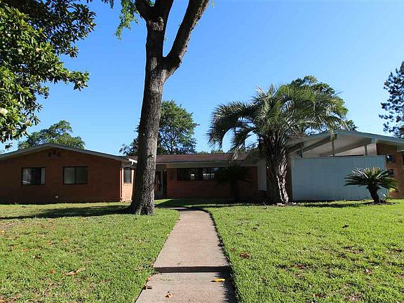 3rd image of 3520 Durwood Dr