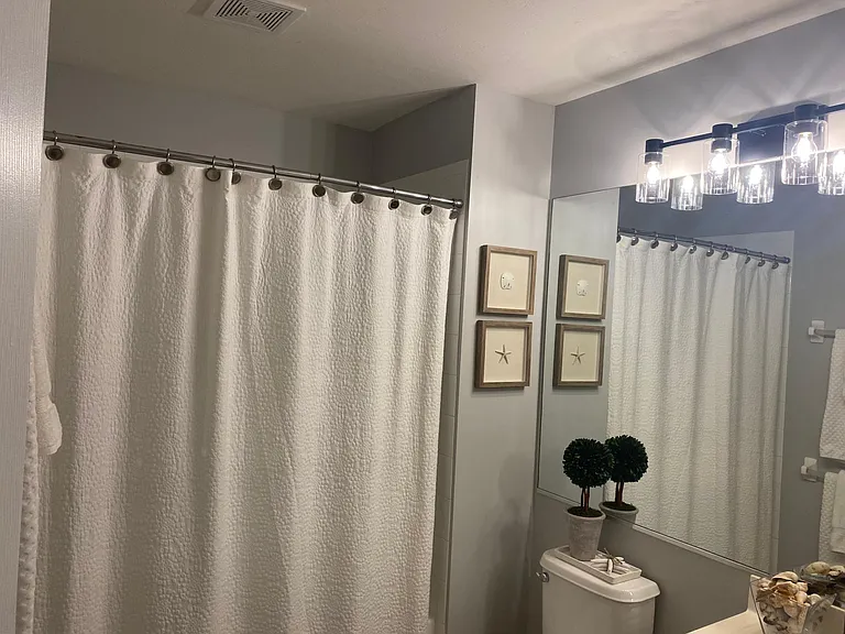 960 Hampton Cir — Photo 16