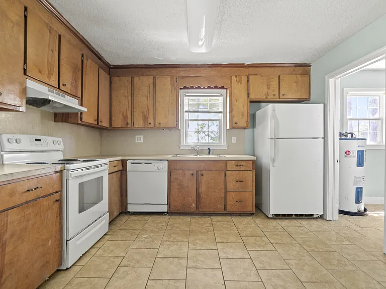172 S Aiken Dr — Photo 20