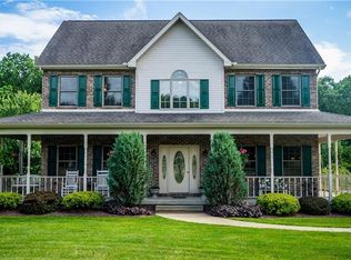 201 Fox Hollow Dr, Butler, PA 16001