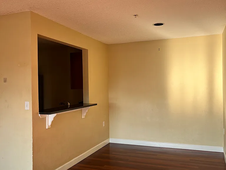 2047 Dixie Belle Dr #S — Photo 5