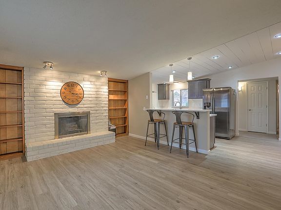 3rd image of 4524 Downey St NE