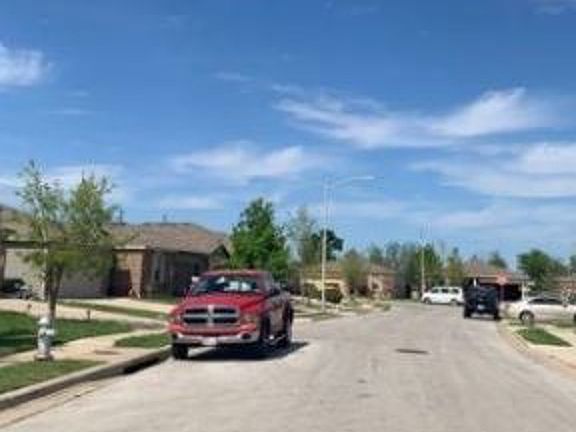 Exterior Neighborhood (street photo)