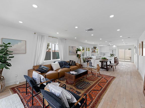 3rd image of 54510 Avenida Madero