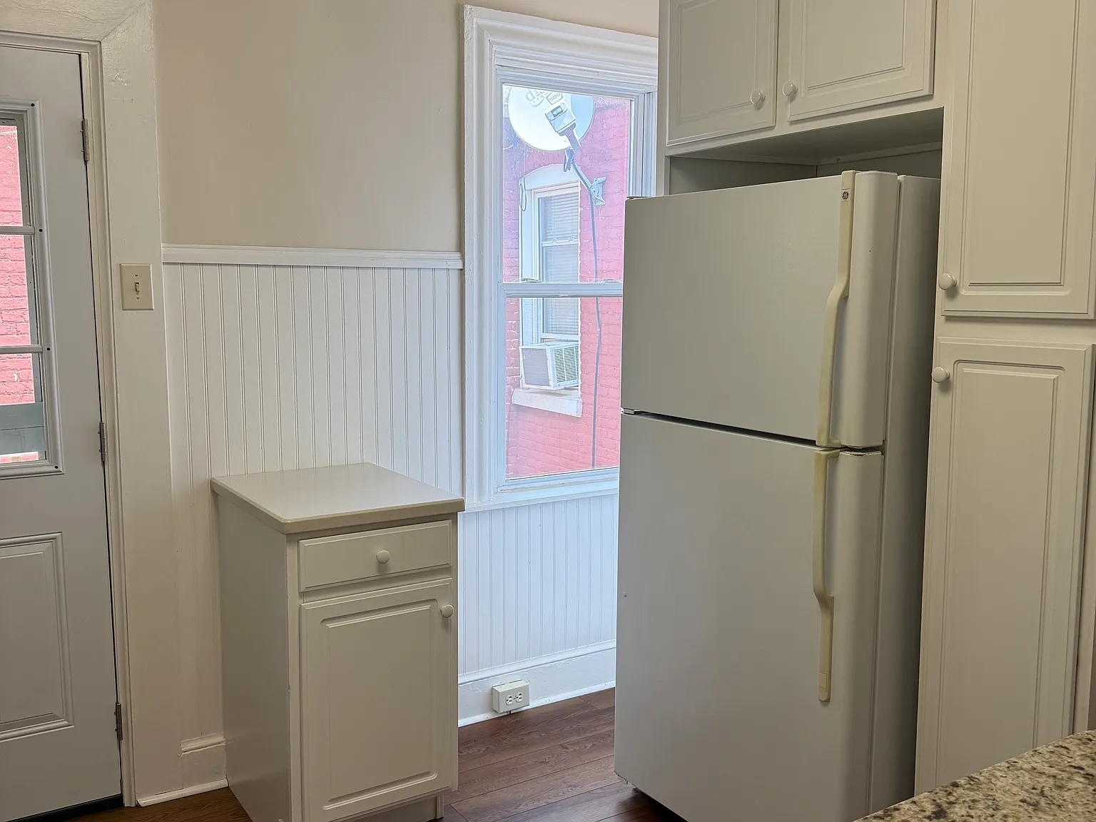 1 bed, $1,050 — Photo 4