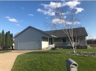 1160 Oakdale Cir W, Freeland, MI 48623