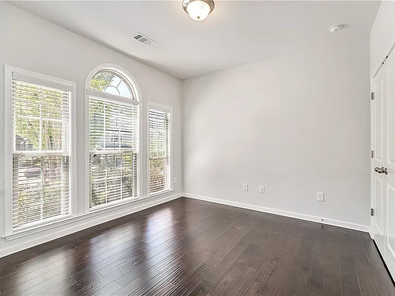 850 Grove Valley Dr — Photo 4