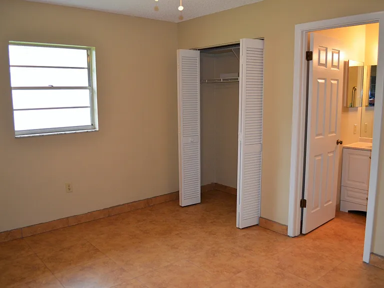 4413 Quintara St — Photo 14