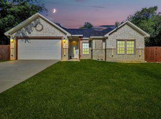 1554 Wilson Rd, Fort Worth, TX 76112