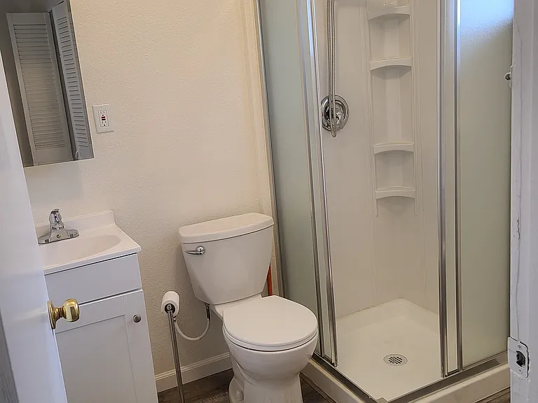 337 Brooks St #D — Photo 7