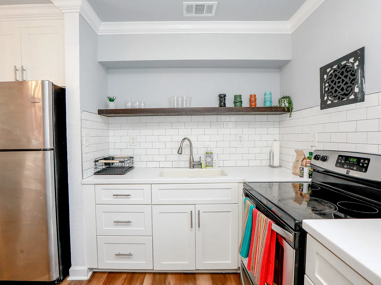 2 bed, 800 sqft, $2,700 — Photo 3