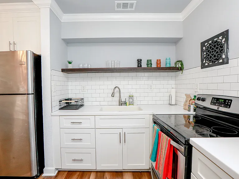 810 W Ocean View Ave #2 — Photo 3