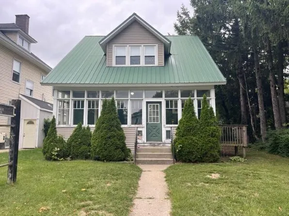 226 S Warren Ave, Big Rapids, MI 49307