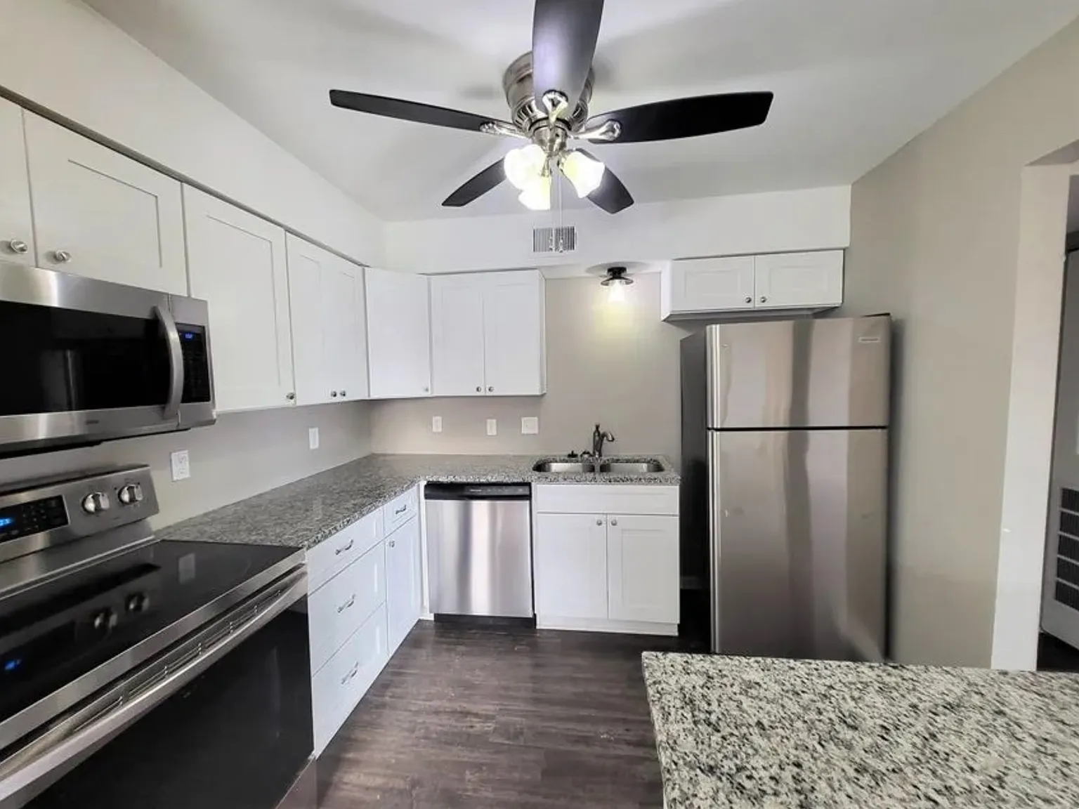 Harrison Point Apartments — Photo 1