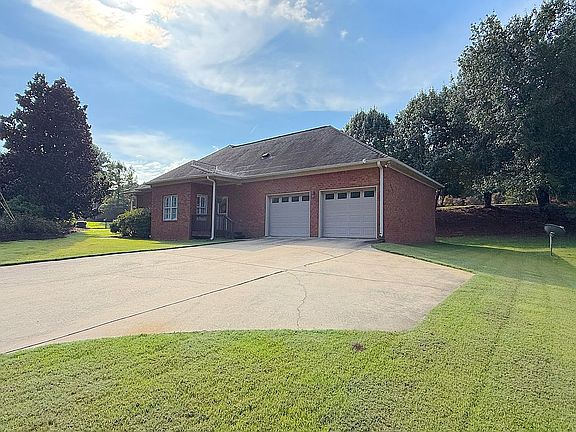 5th image of 501 Magnolia Crest Cir