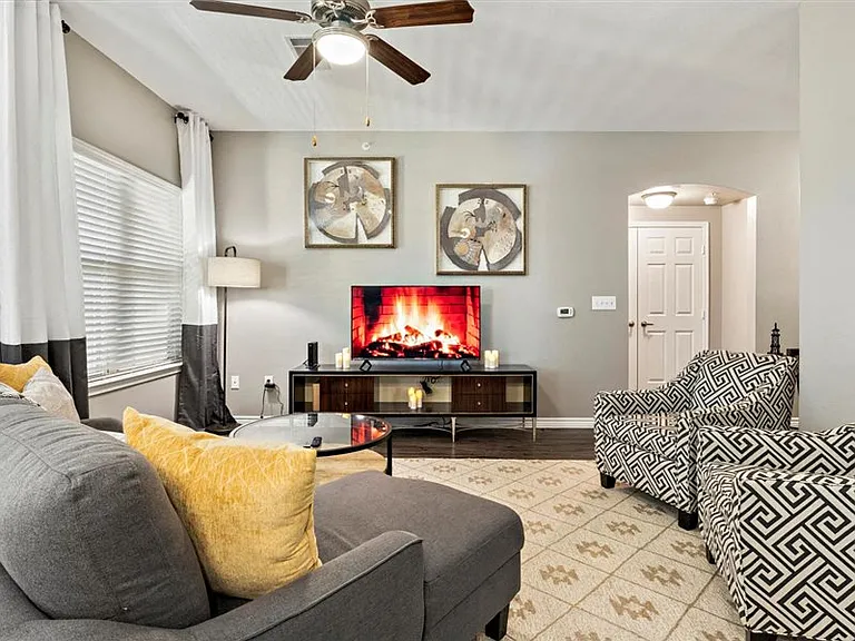 Creed Canyon Apartments — Photo 37
