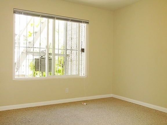 4th image of 834 14th St APT 1