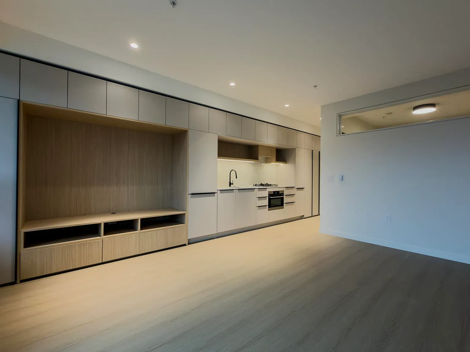 1 bed, 545 sqft, $2,200 — Photo 4