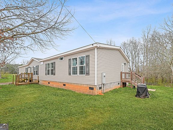 3rd image of 152 Duck Pond Rd