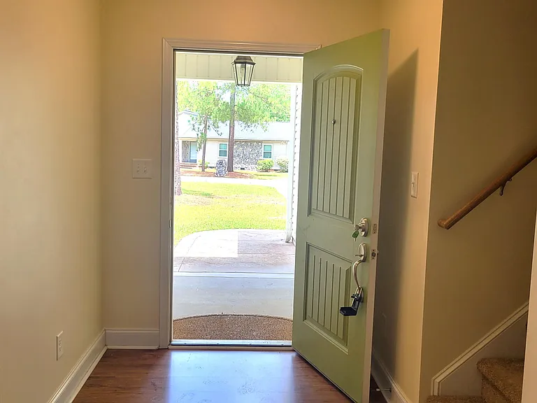 140 Wheeling Dr — Photo 4