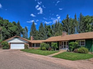 1912 Manor Ln, Colorado Springs, CO 80906