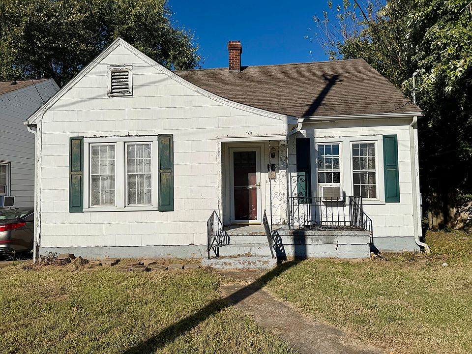 1st image of 605 W 10th St