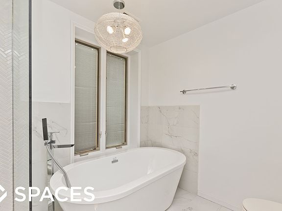 5th image of 825 N Oakley Blvd #3FA