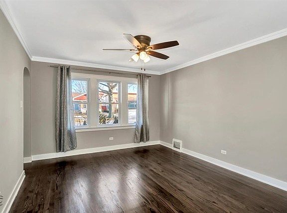 4th image of 9812 S Artesian Ave