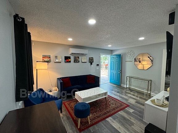 4th image of 3423 Elm Hill Pike