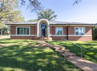 8333 Kingsbury Blvd, Saint Louis, MO 63105