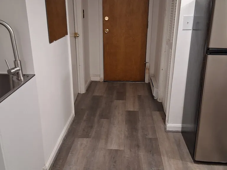 560 25th Pl NE #2 — Photo 2