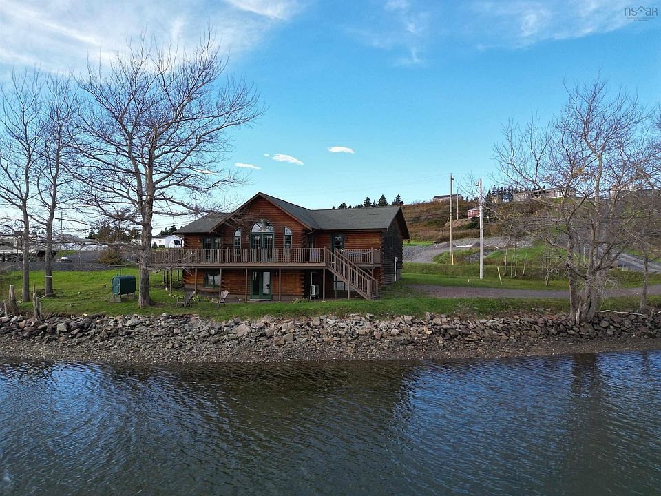 986 Veterans Memorial Dr, Arichat, NS B0E 1K0 MLS 202301875 Zillow