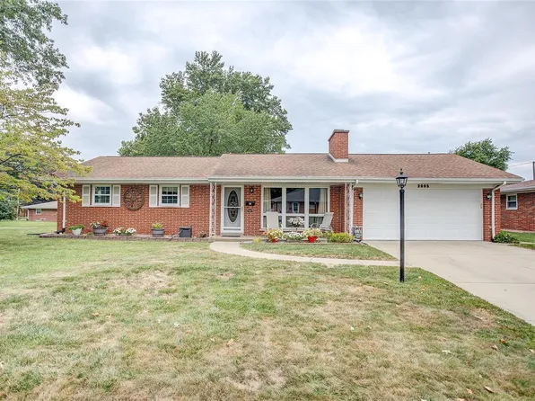 2005 Canterbury Dr, Belleville, IL 62226