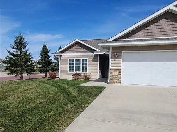 301 Skylark Dr, Mankato, MN 56001