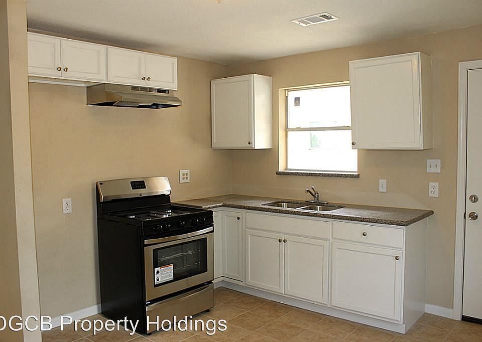1st image of 3303 1/2 Illinois St