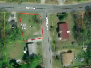 829 College St, South Boston, VA 24592