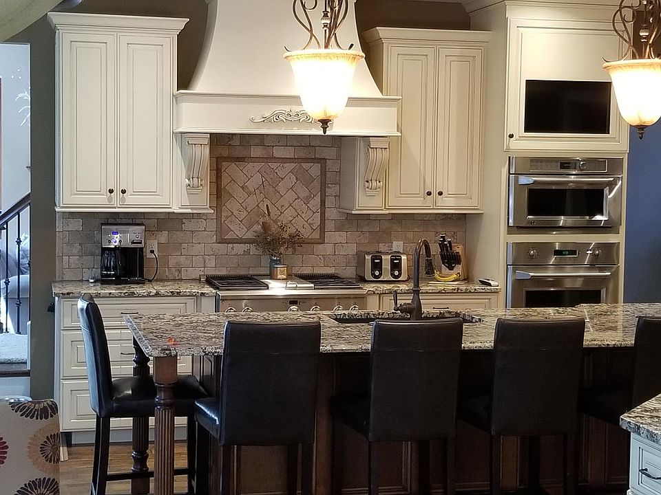 2nd image of 2818 Estates Ct