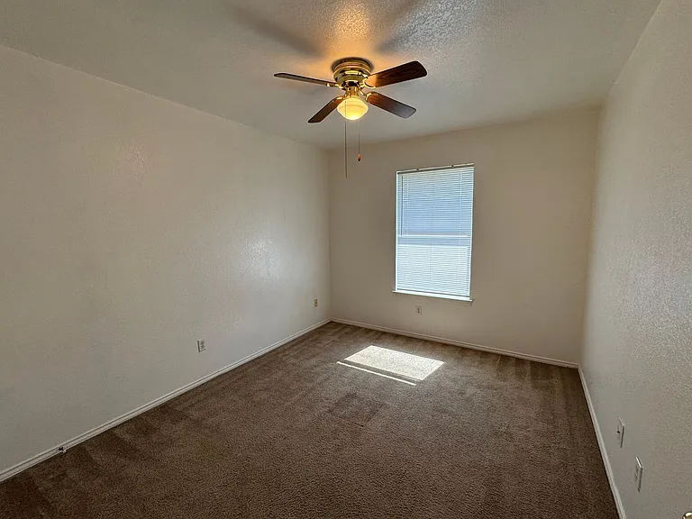 1902 Windward Dr — Photo 9