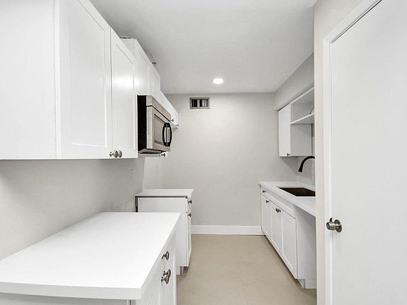 4th image of 7575 Katy Fwy APT 30
