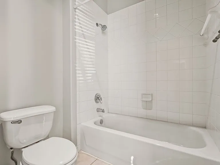 822 Stuart St — Photo 22