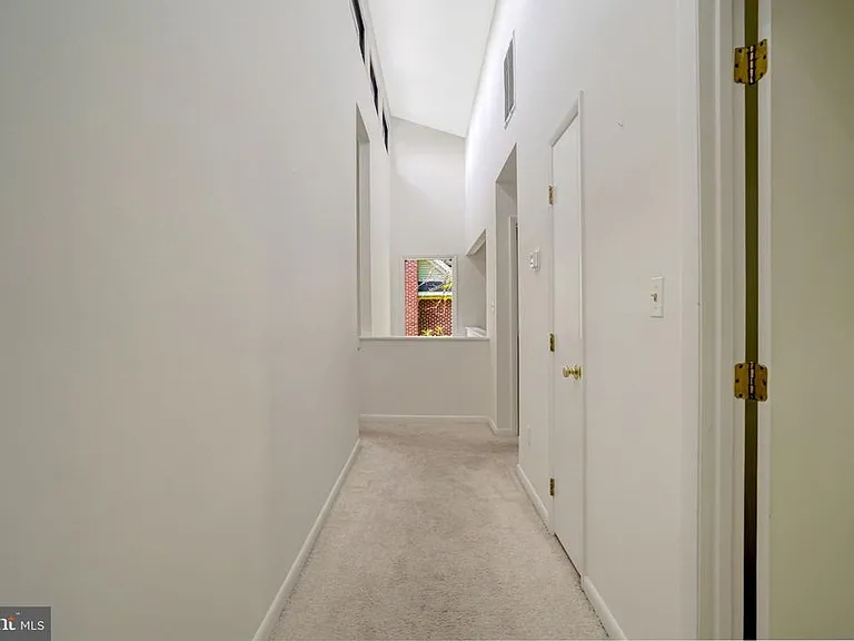 203 W Glendale Ave — Photo 51