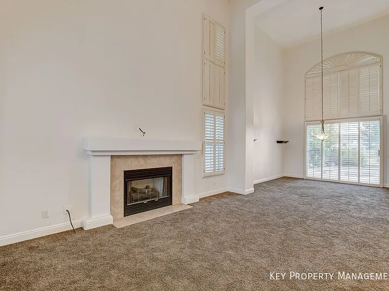136 Ultra Dr — Photo 2