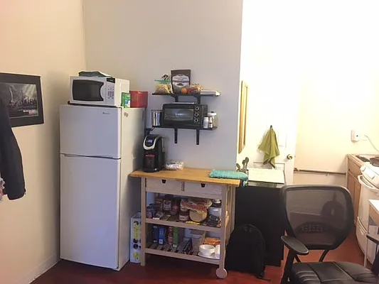 Rented by Premier Metro Realty Corp | media 9