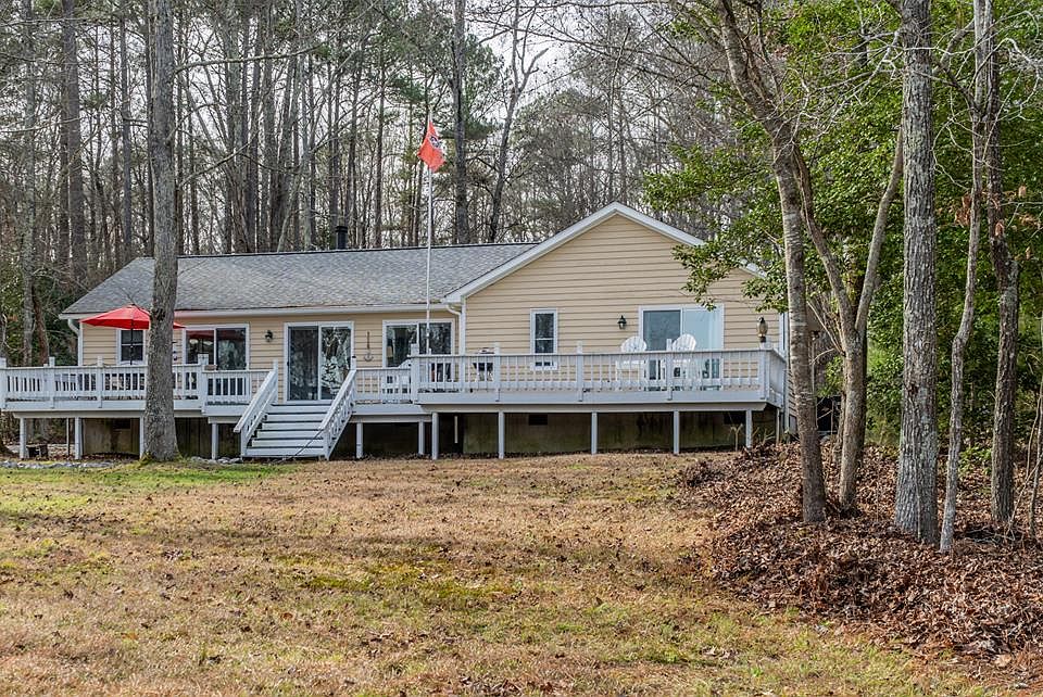 1st image of 680 Country Club Dr